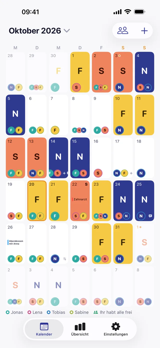 Oktober-Kalender in Turnada mit Früh-, Spät- und Nachtdiensten und den Diensten deines Teams